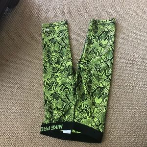 Nike crop leggings